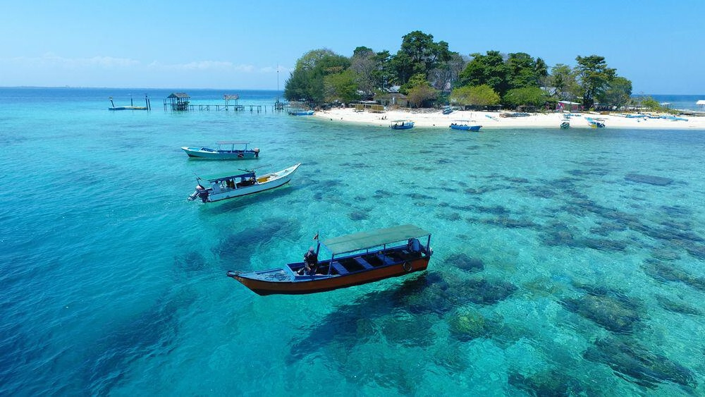 Destinasi wisata Makassar Pulau Samalona Sulawesi Adventure