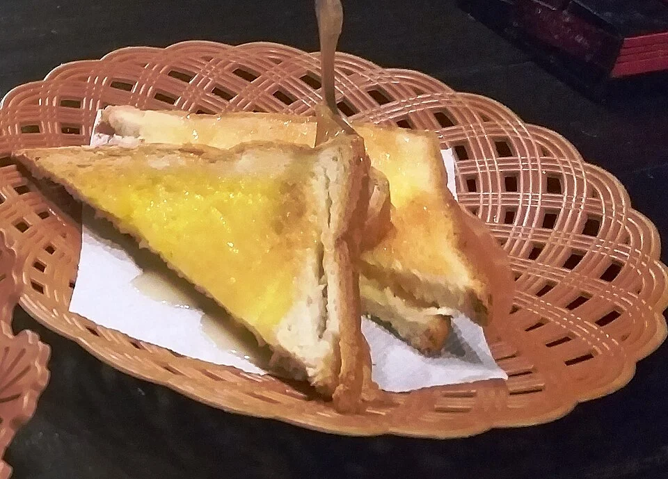 Pesona Tempat Nongkrong Outdoor di Makassar Malam Hari